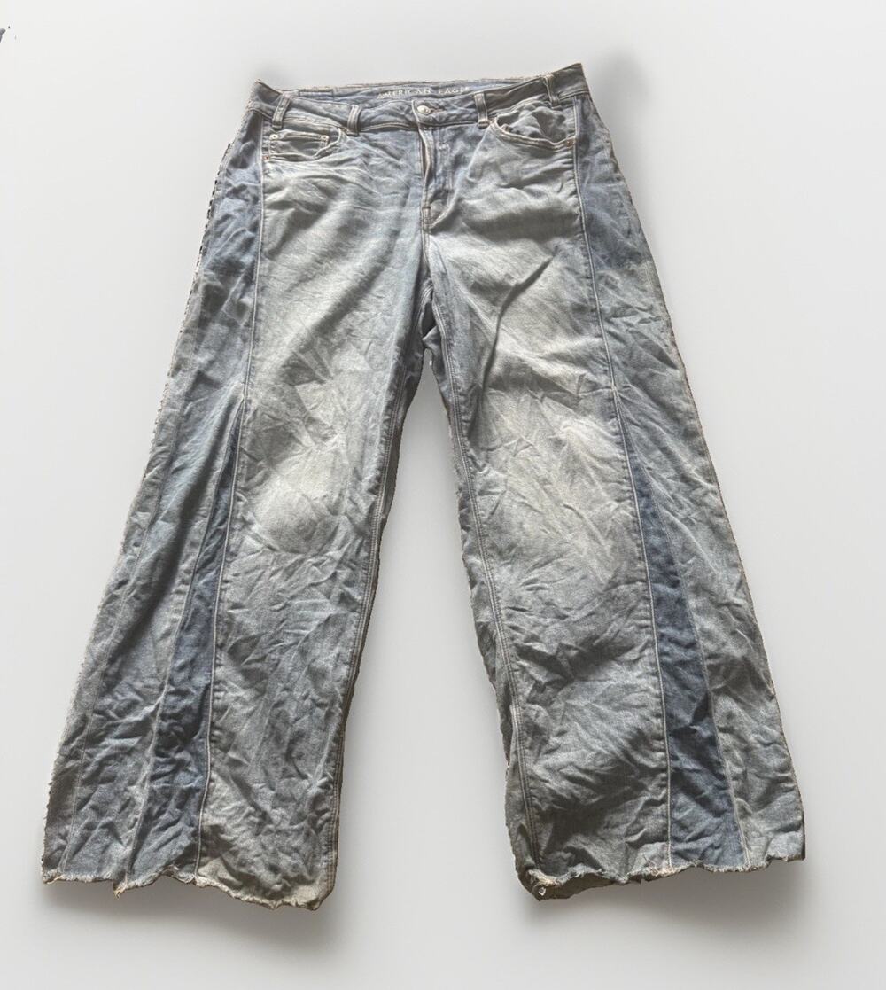 AMERICAN EAGLE WIDE LEG JEANS - In great pre-owned condititon